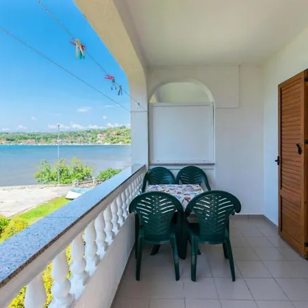 In With Sea View, Balcony, Air Conditioning, Wi-fi 4419-4 Lopar